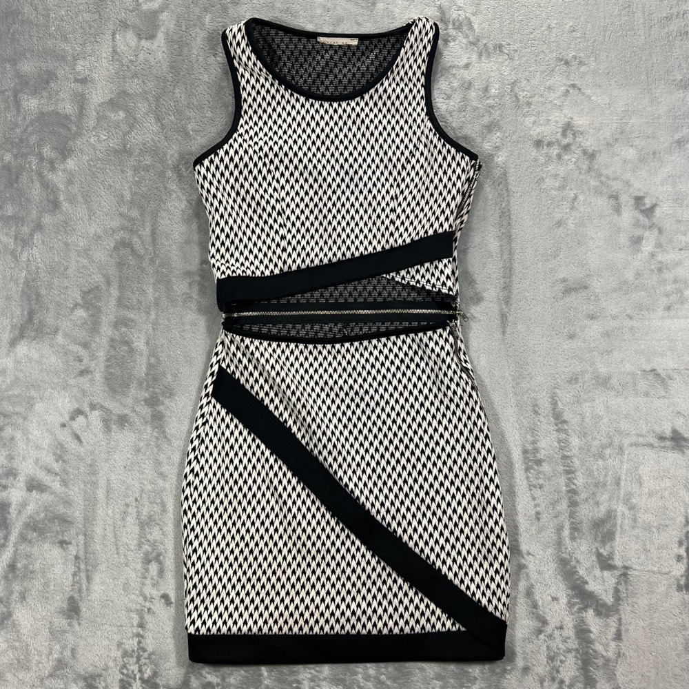 Just Me Sleeveless Bodycon Dress Womens‎ Small Black White Geometric Cutout Edgy